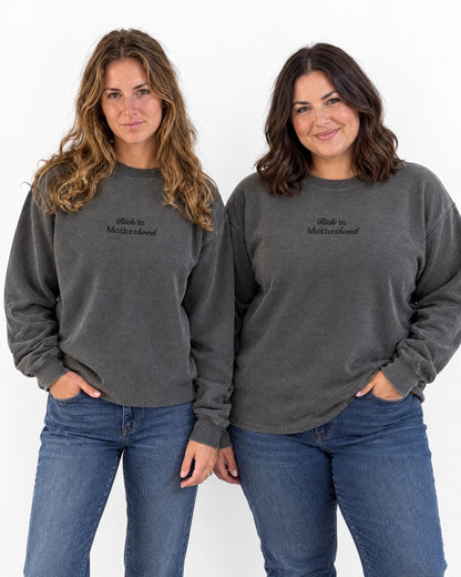 Fit on two body types: two women wearing the pepper grey Rich in Motherhood crewneck